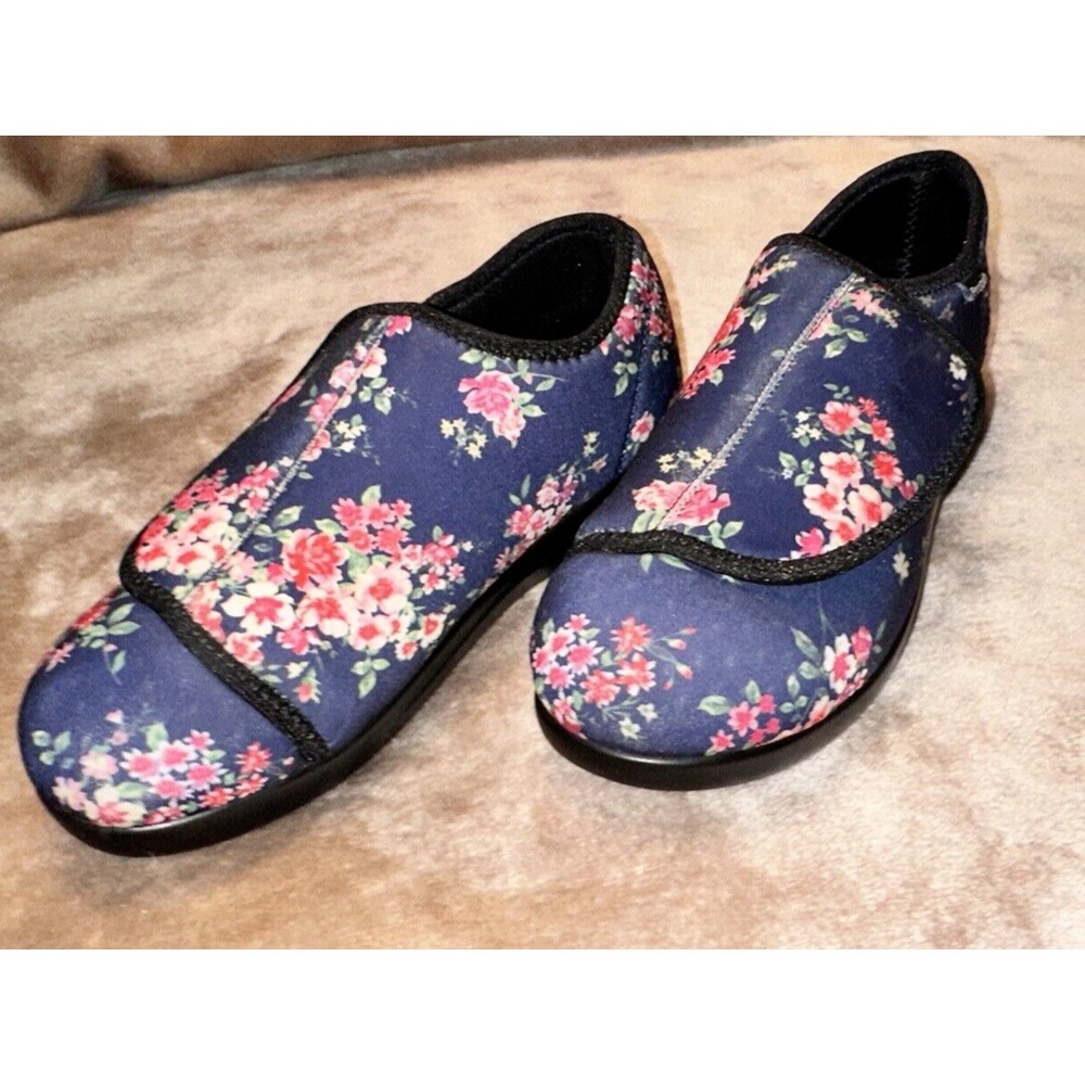 New Propet Cush N Foot Shoes Women's 8.5  Navy Floral W0206